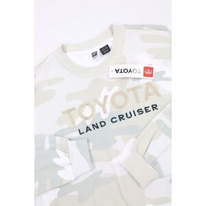 ⭐️Official Toyota Land Cruiser Embroidered Camo Crewneck Sweatshirt M fleeced